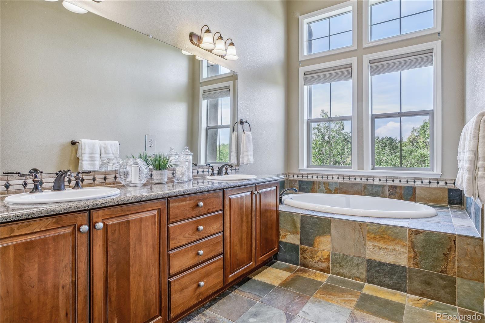 9138 Viaggio Way Highlands Ranch, CO 80126 - Photo 12 of 40