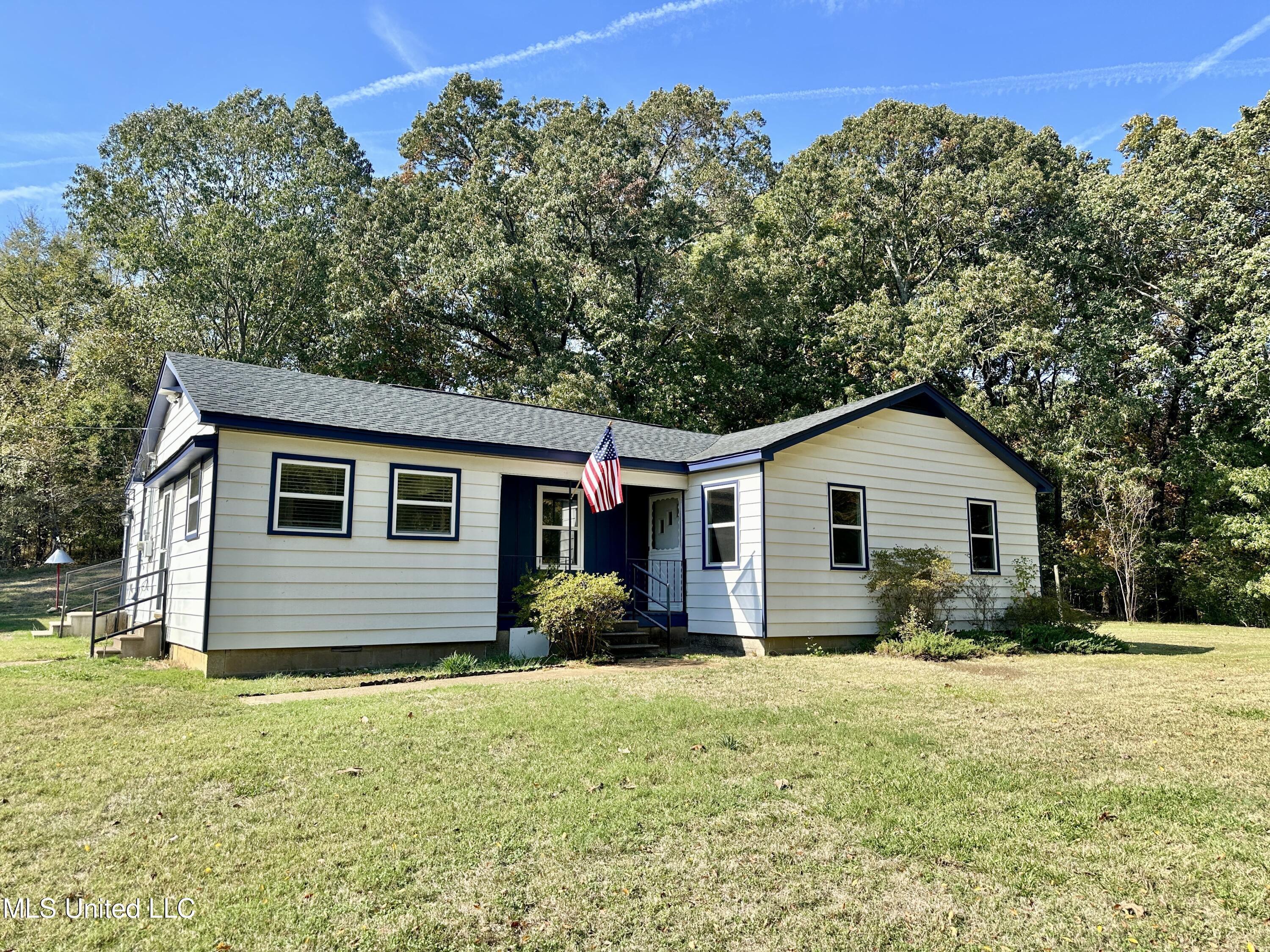 5559 McCracken Road Hernando, MS 38632 - Photo 1 of 21 Front