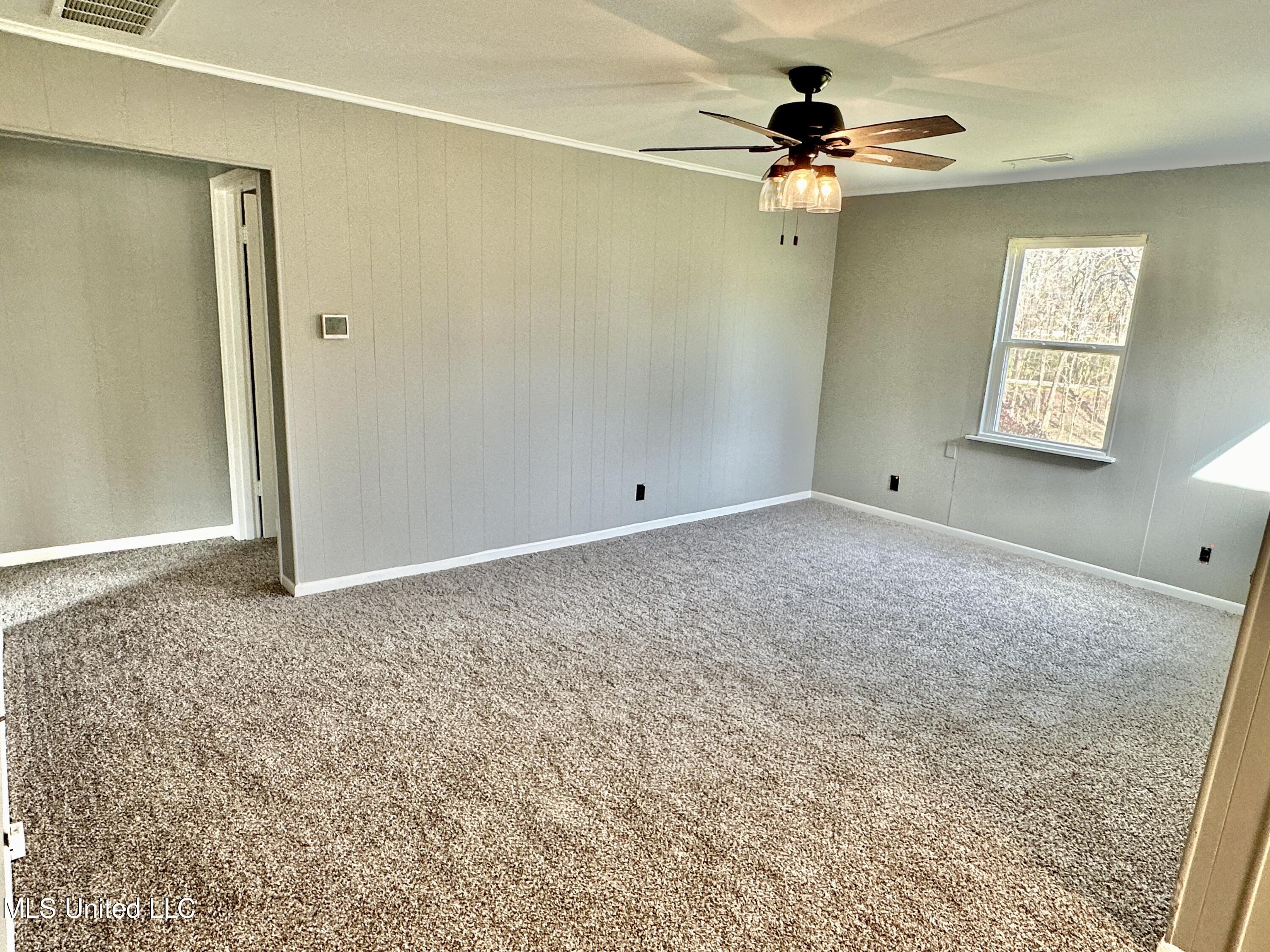 5559 McCracken Road Hernando, MS 38632 - Photo 12 of 21 Living Area