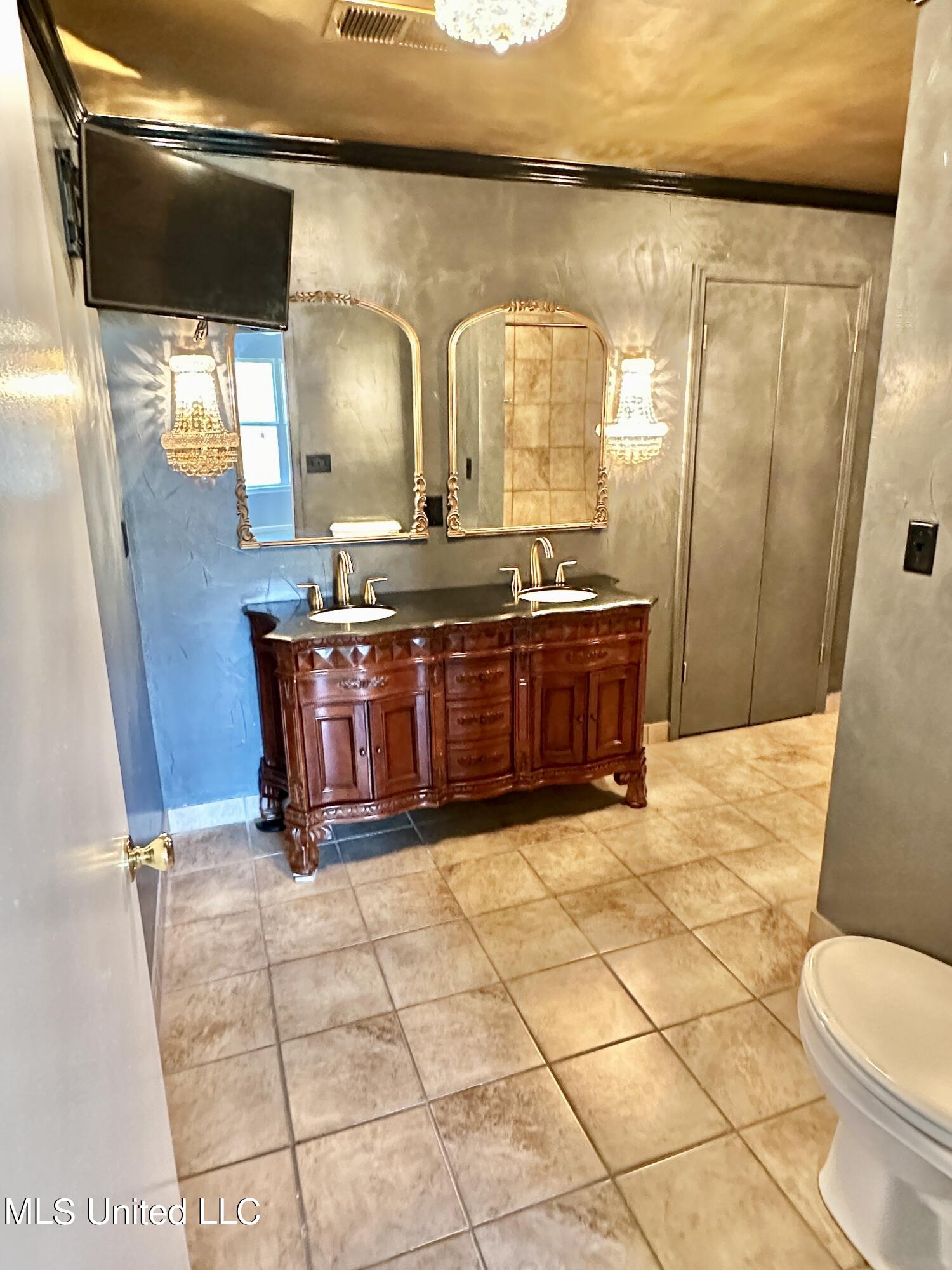 5559 McCracken Road Hernando, MS 38632 - Photo 18 of 21 Primary Bathroom