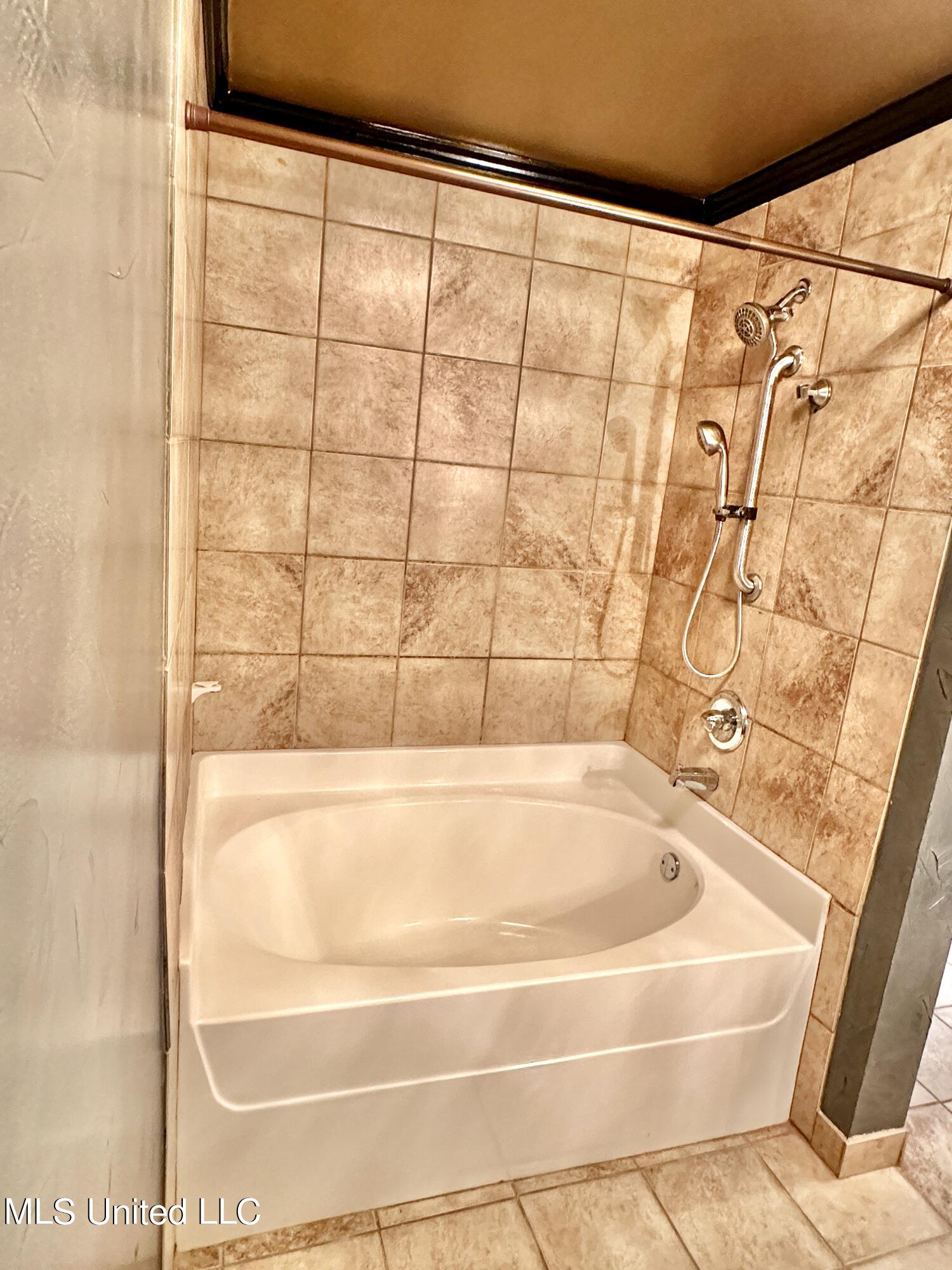 5559 McCracken Road Hernando, MS 38632 - Photo 19 of 21 Primary Bathroom