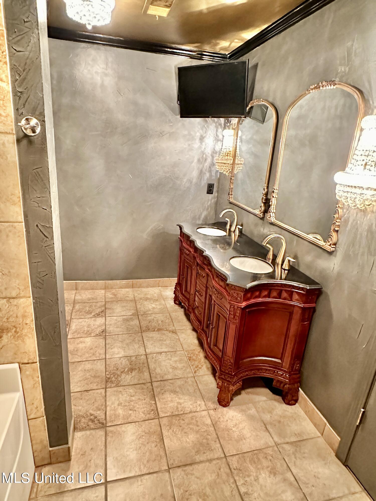 5559 McCracken Road Hernando, MS 38632 - Photo 20 of 21 Primary Bathroom