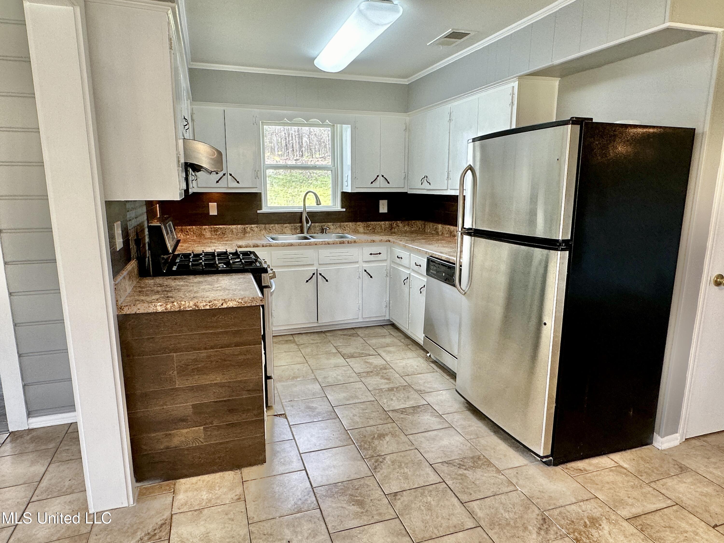 5559 McCracken Road Hernando, MS 38632 - Photo 9 of 21 Kitchen