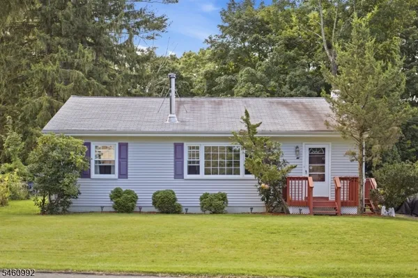 $425,000 | 44 Signal Hill Trail, Sparta, NJ 07871