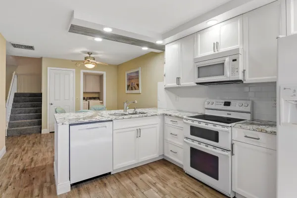 $329,900 | 2305 Southwest Essex Court, Palm City, FL 34990