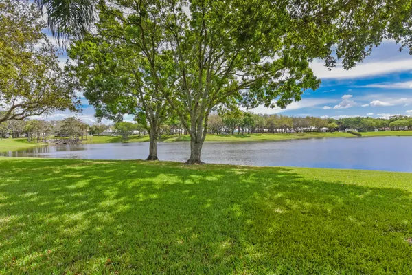 $329,900 | 2305 Southwest Essex Court, Palm City, FL 34990