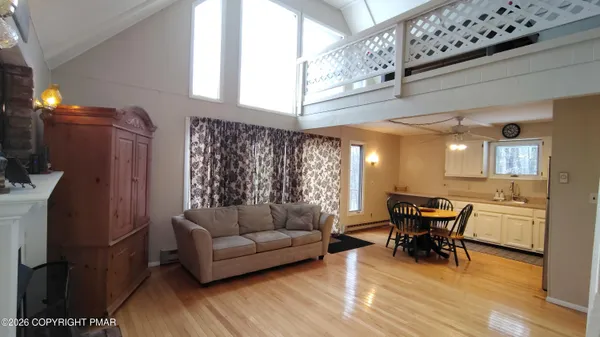 $242,500 | 85 Cedarwood Terrace, Lake Ariel, PA 18436