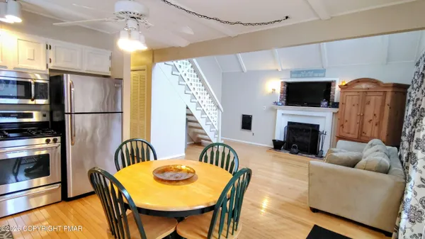$242,500 | 85 Cedarwood Terrace, Lake Ariel, PA 18436