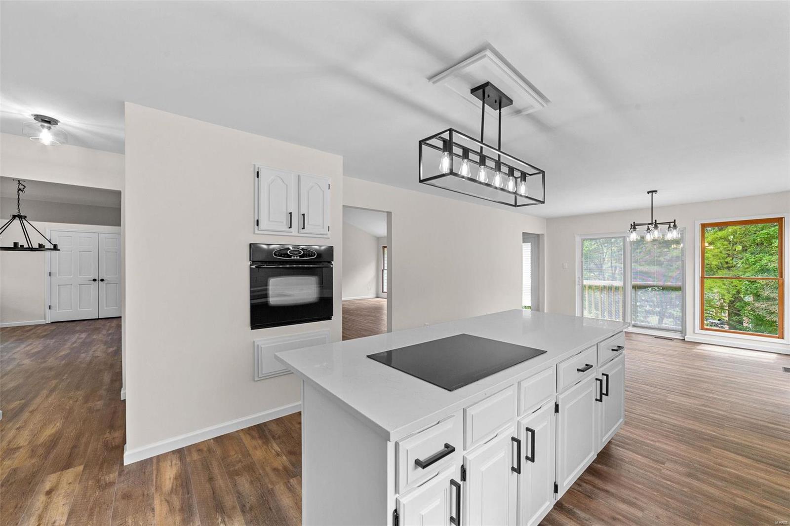 10 Stable Ridge St. Charles, MO 63301 - Photo 8 of 48 Gallery Image 8
