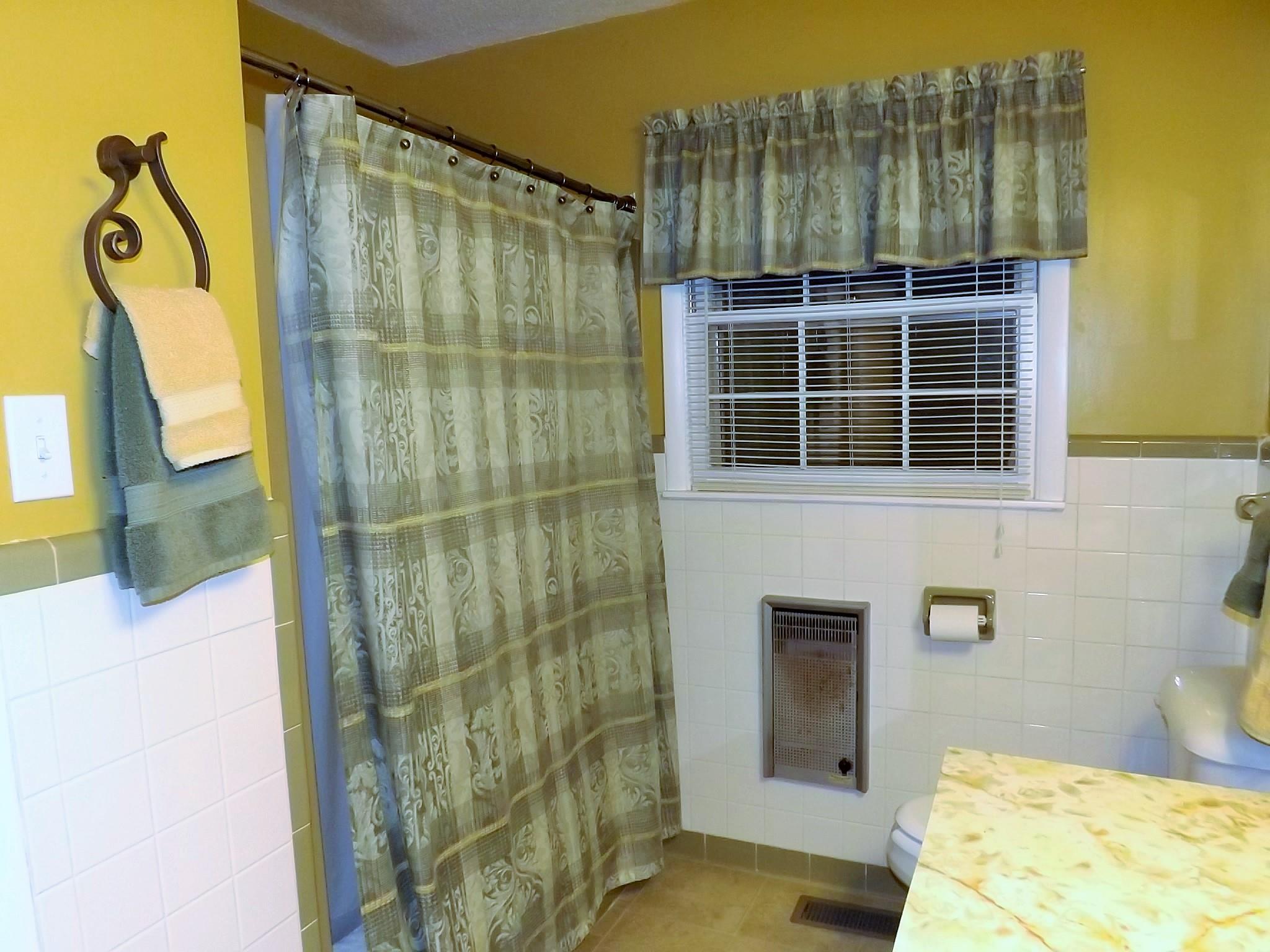 154 Hodge Road Manchester, TN 37355 - Photo 19 of 20 a bathroom with a shower