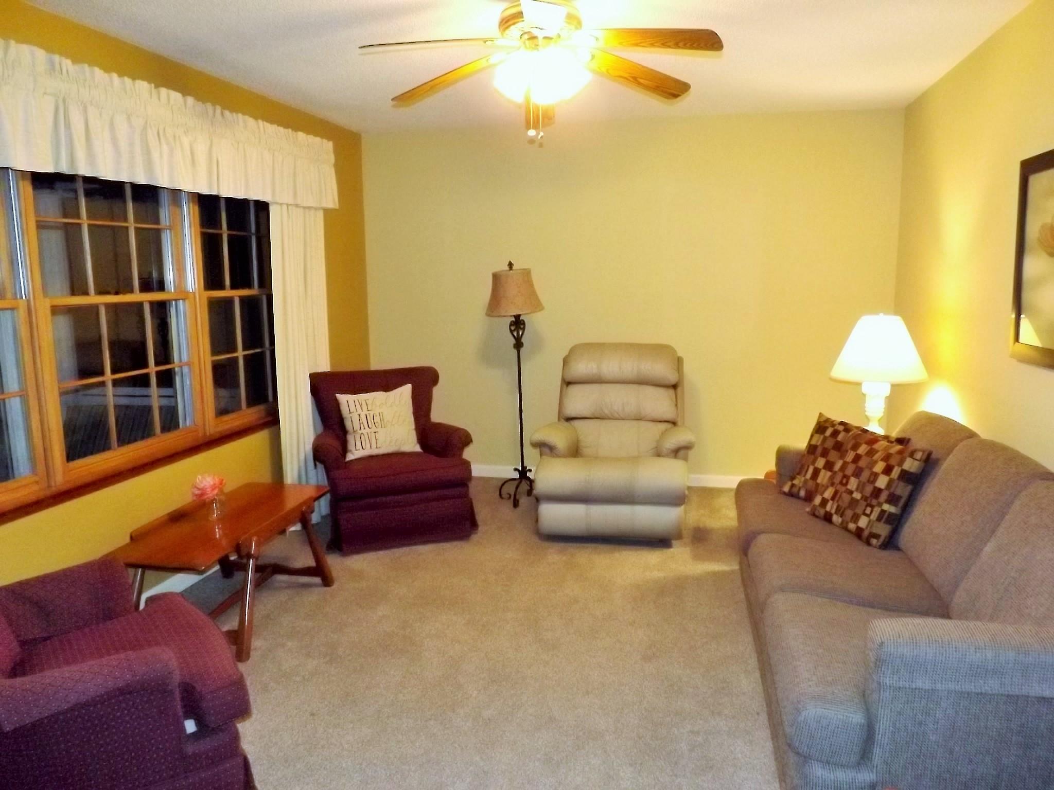 154 Hodge Road Manchester, TN 37355 - Photo 8 of 20 a bedroom with furniture and a window