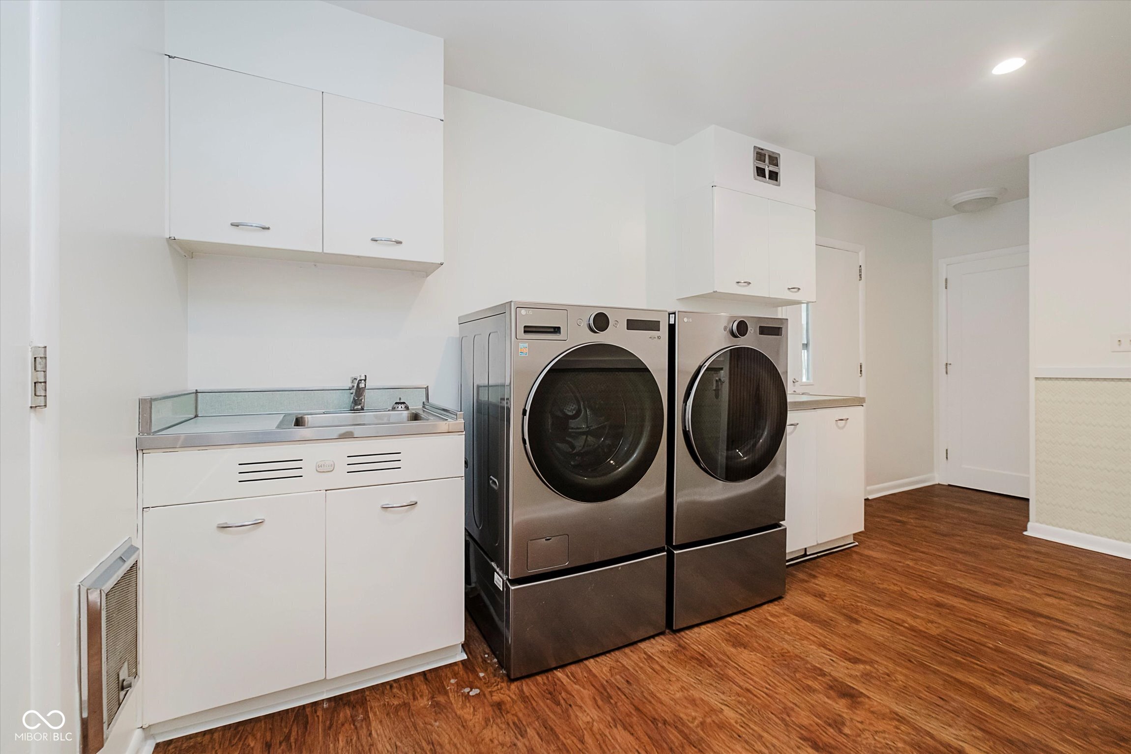 701 Hawthorn Road New Castle, IN 47362 - Photo 13 of 32