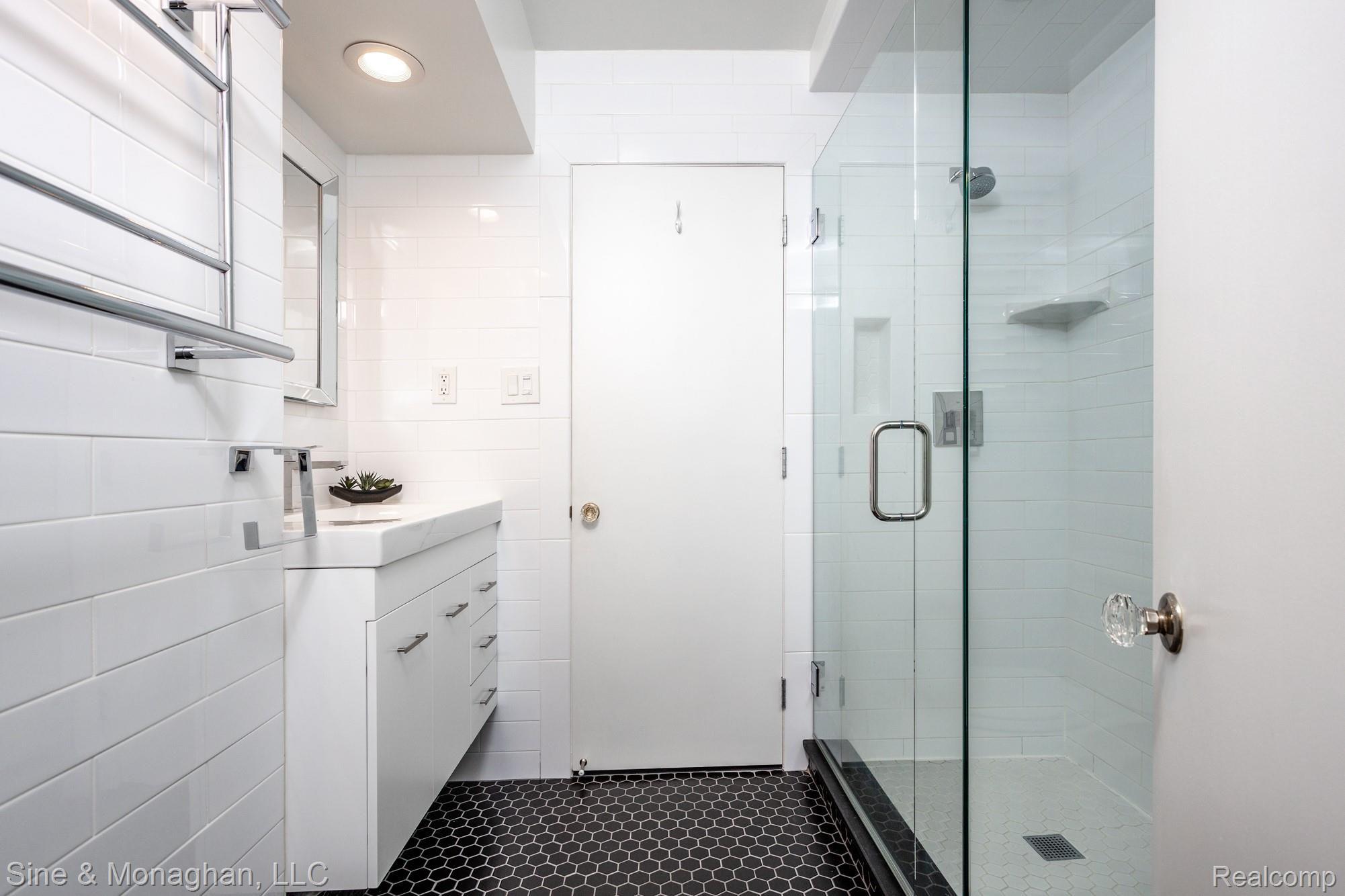 486 Shelbourne Road Grosse Pointe, MI 48236 - Photo 24 of 57 486 Shelbourne S014.jpg