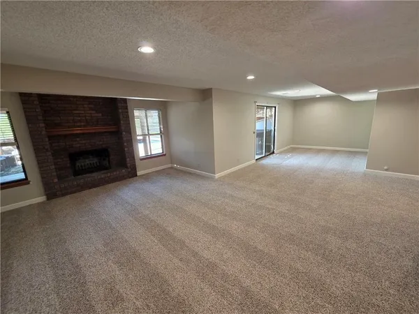 $675,000 | 201 East 177th Street, Belton, MO 64012