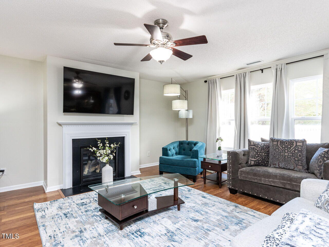 141 Oakton Ridge Place Garner, NC 27529 - Photo 10 of 35 011-1280x960-living-room