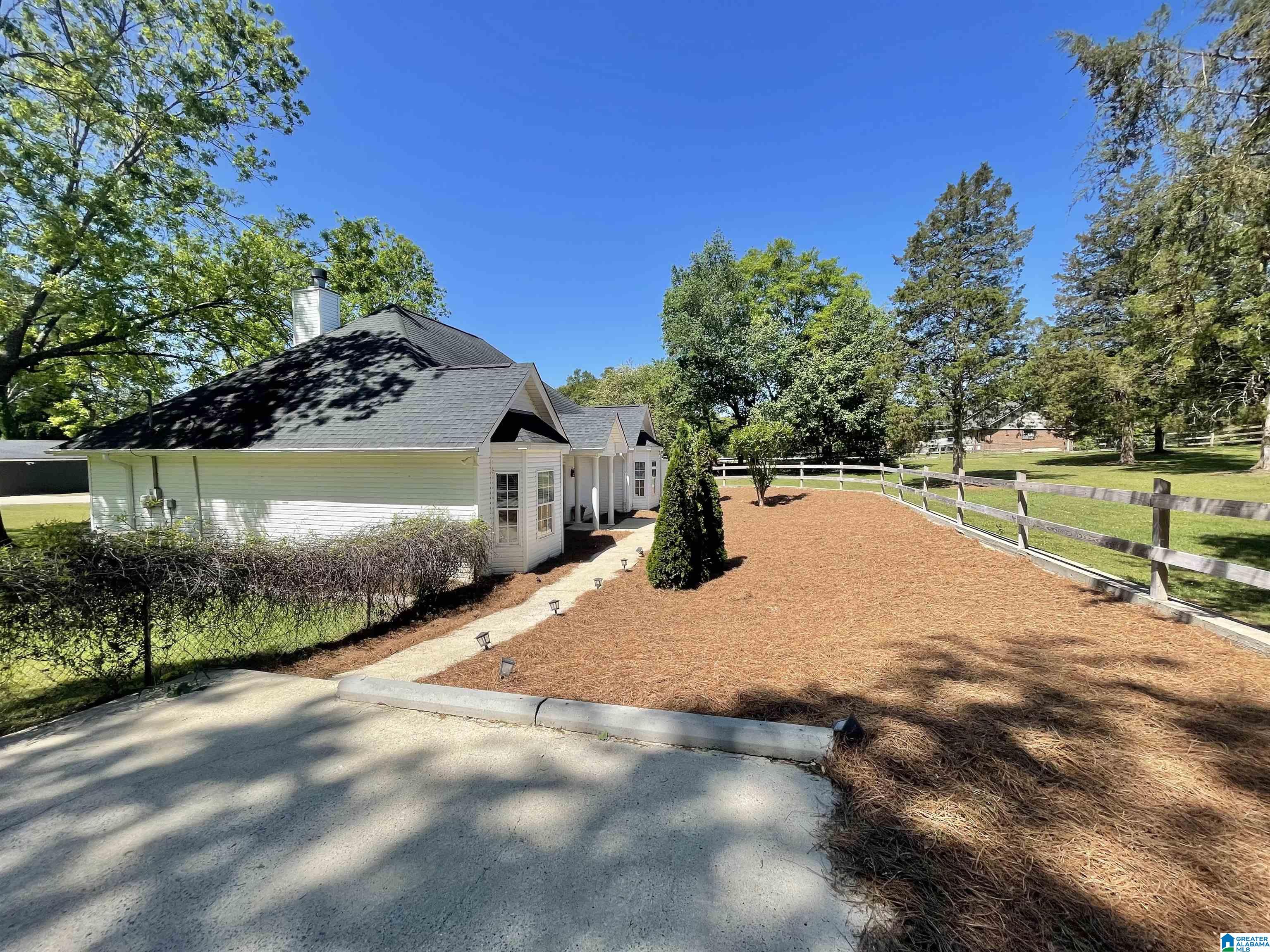 400 Fish Trap Road Cropwell, AL 35054 - Photo 5 of 54
