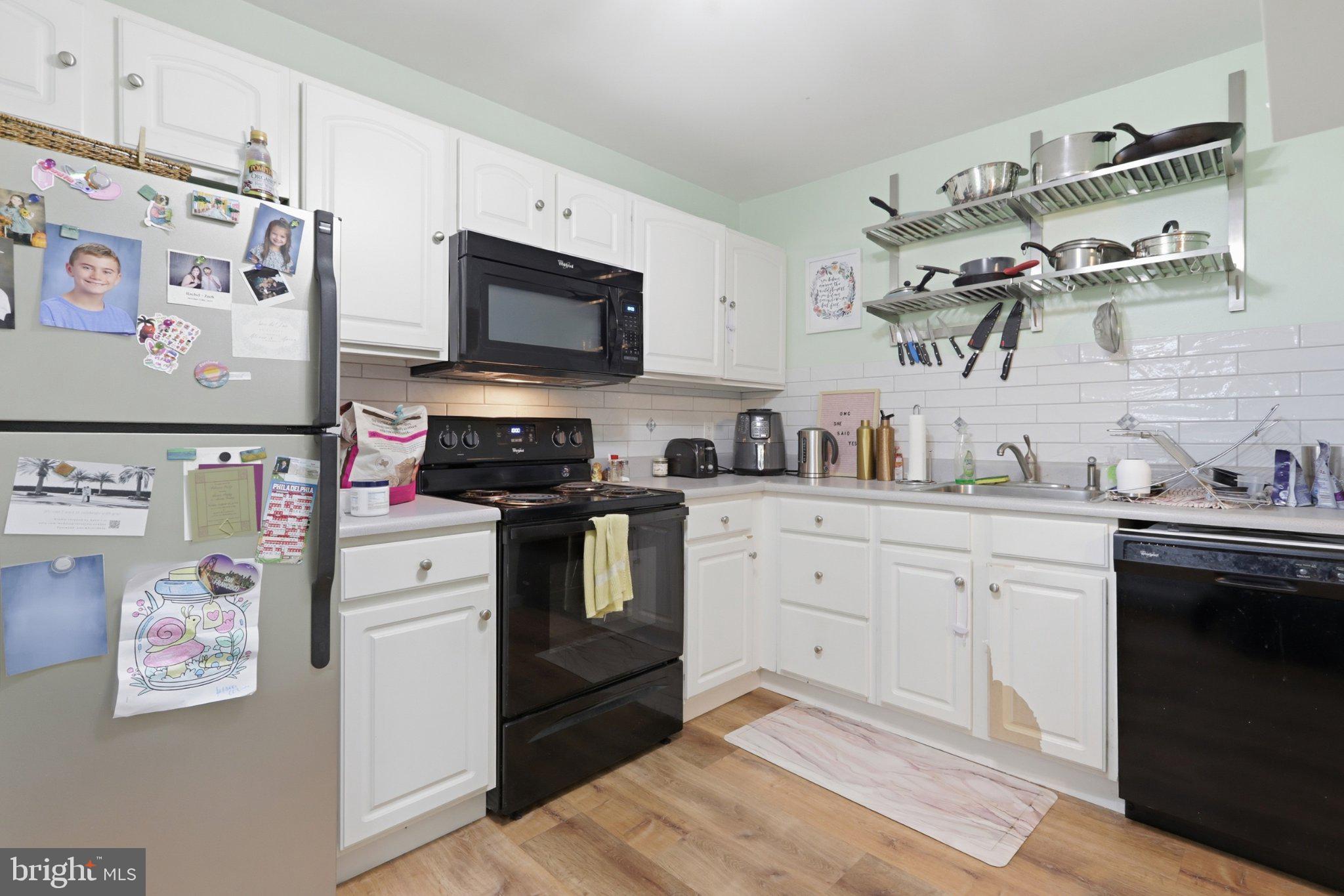 178 Elephant Road, Unit B22 Dublin, PA 18917 - Photo 16 of 17 Charming kitchen with modern touches.