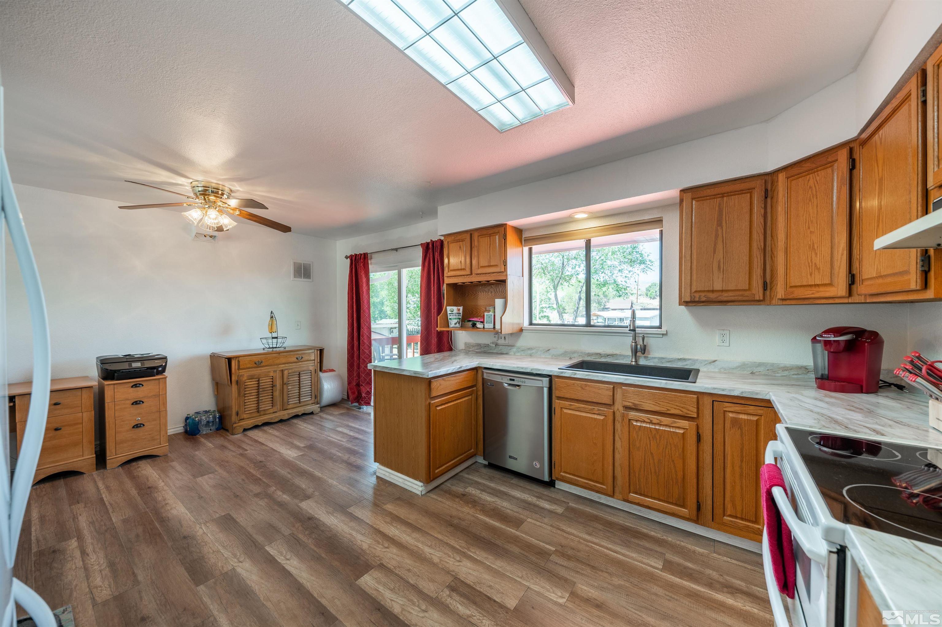 15435 Sylvester Road Reno, NV 89521 - Photo 8 of 37 Photo 8