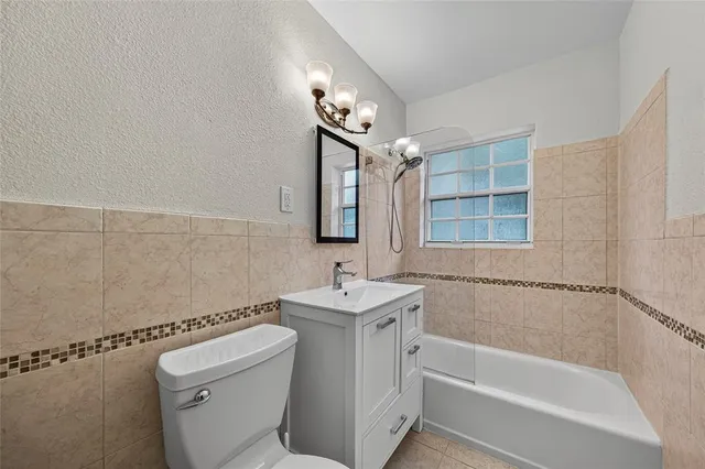 $525,000 | 1412 Northeast 14th Place, Fort Lauderdale, FL 33304