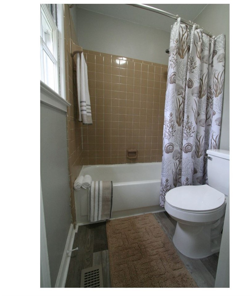 6016 Stratton Place Raleigh, NC 27609 - Photo 20 of 30 Master Tub-Toilet room