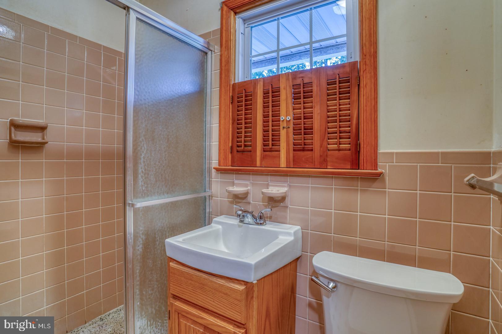 638 South Old Mill Road Dover, DE 19901 - Photo 29 of 39 Full bath with shower