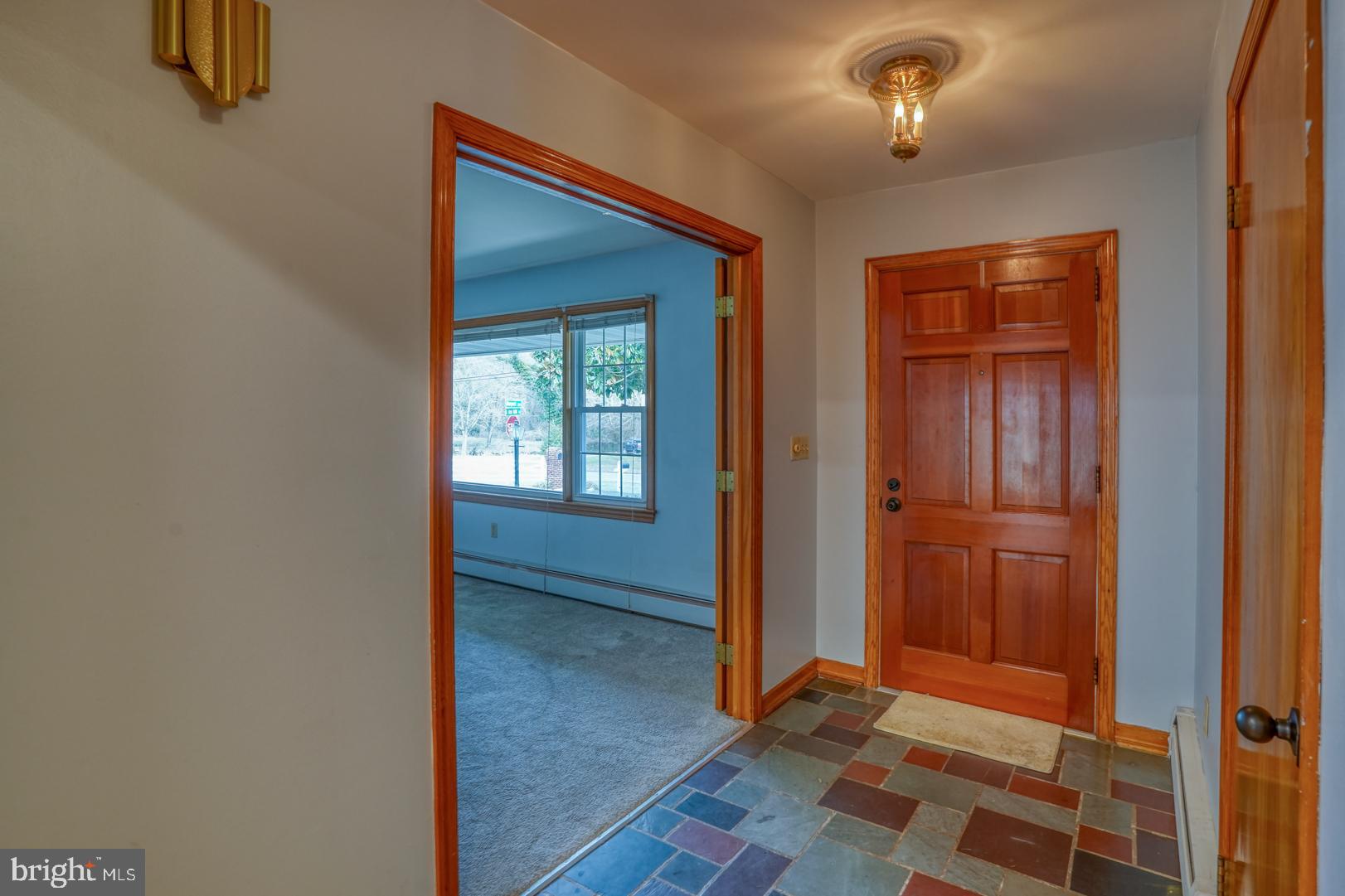 638 South Old Mill Road Dover, DE 19901 - Photo 6 of 39 Foyer