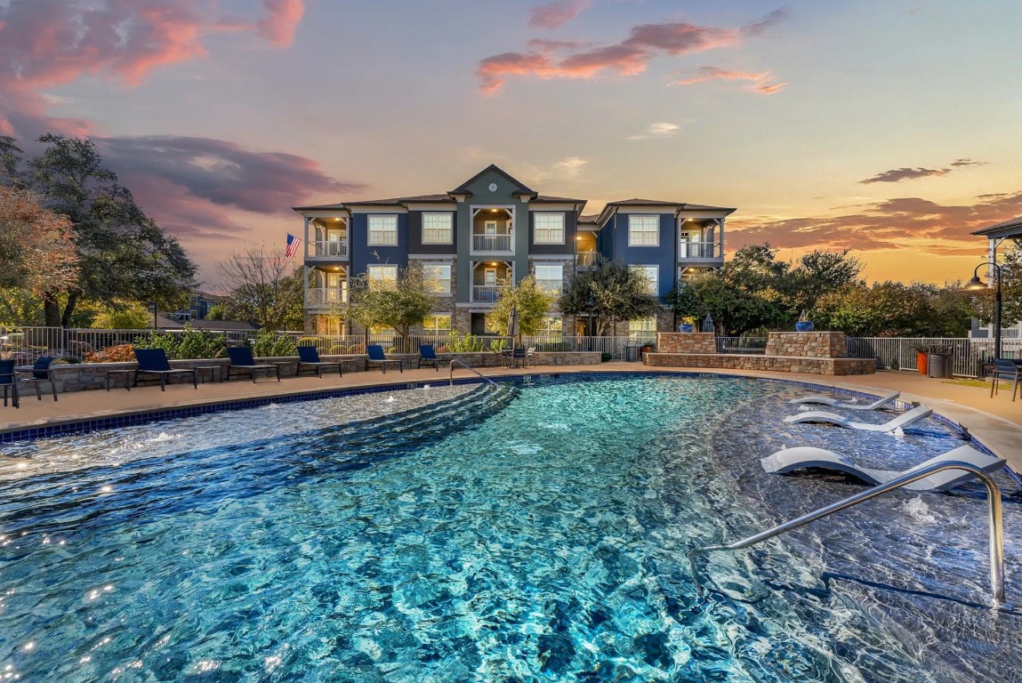 10800 Lakeline Boulevard, Unit 7301 Austin, TX 78717 - Photo 14 of 16 Up To One Month Free on Select Units Don’t miss out on this limited-time offer — contact our team today to learn more and find the perfect unit for you!