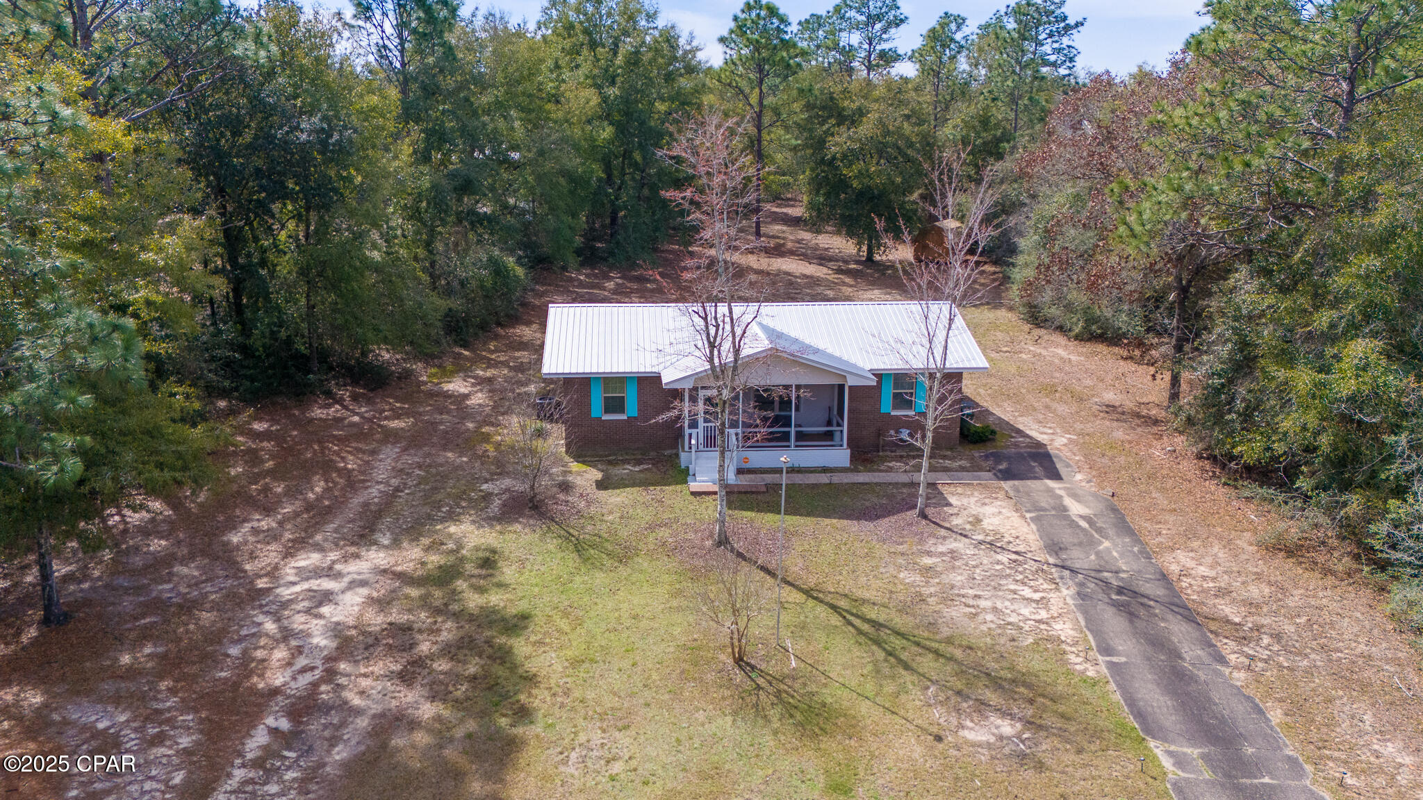 450 Roberts Drive DeFuniak Springs, FL 32433 - Photo 3 of 28
