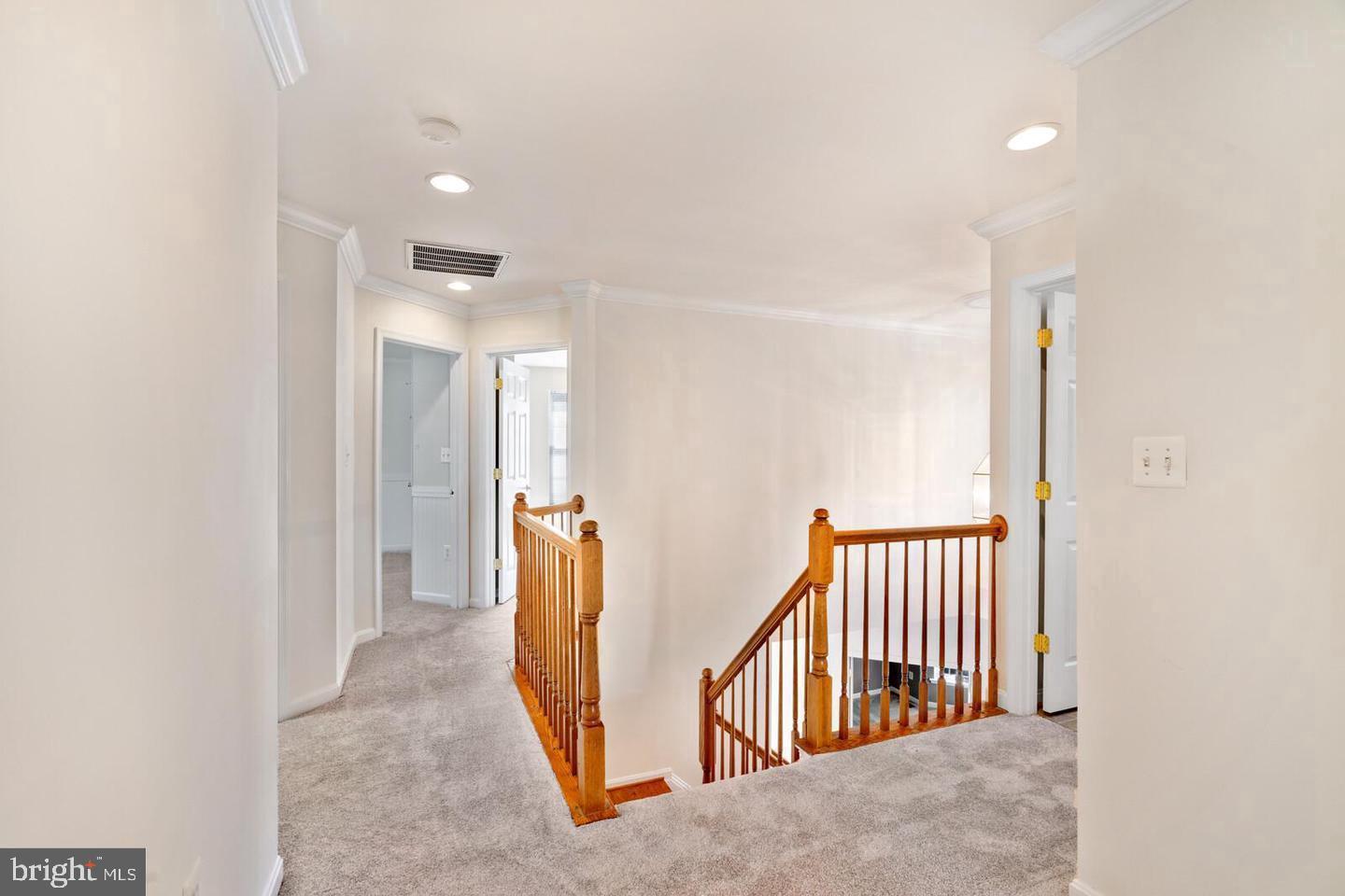 14036 Albert Way Gainesville, VA 20155 - Photo 17 of 35 Upper level hallway