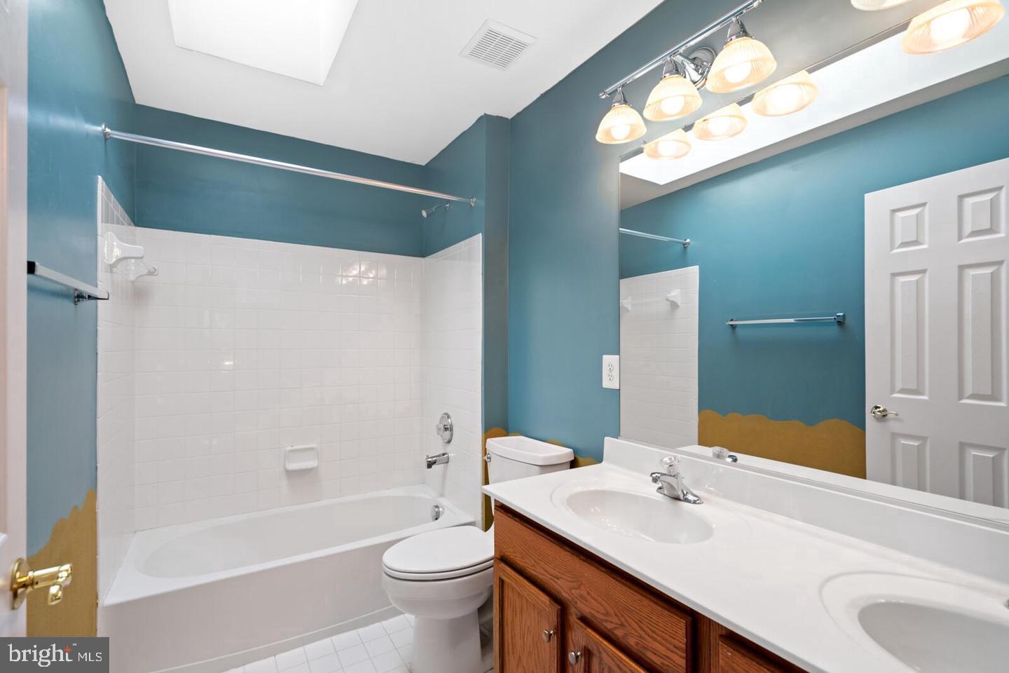 14036 Albert Way Gainesville, VA 20155 - Photo 30 of 35 Upper level full bath w/dbl vanity