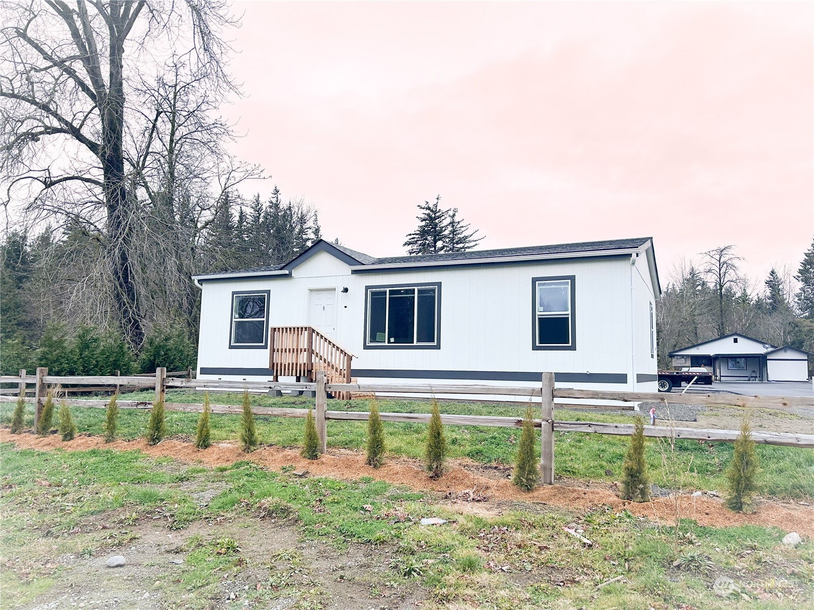 2088 Front Street Lynden, WA 98264 - Photo 1 of 18 Gallery Image 1