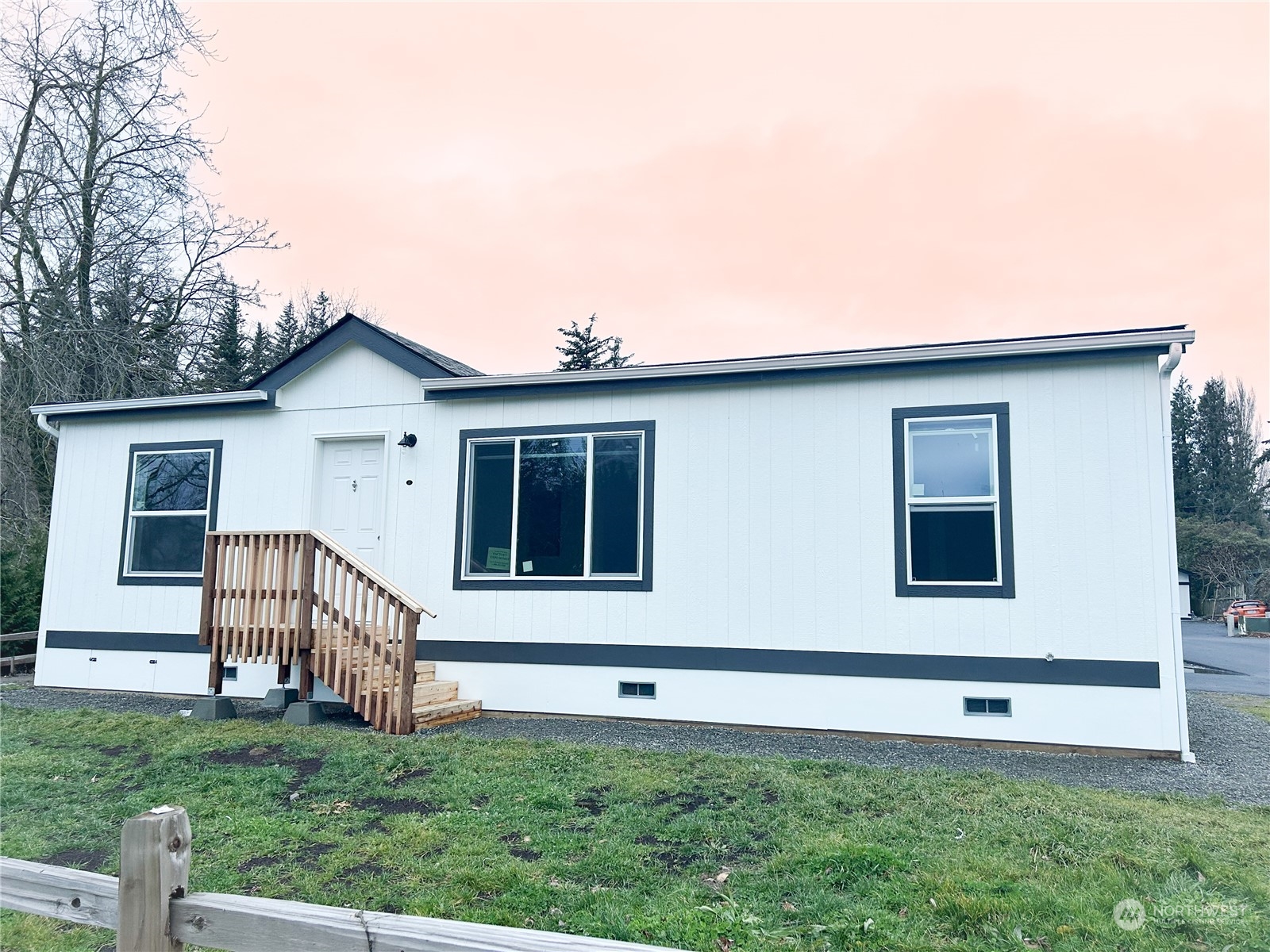 2088 Front Street Lynden, WA 98264 - Photo 3 of 18 Gallery Image 3