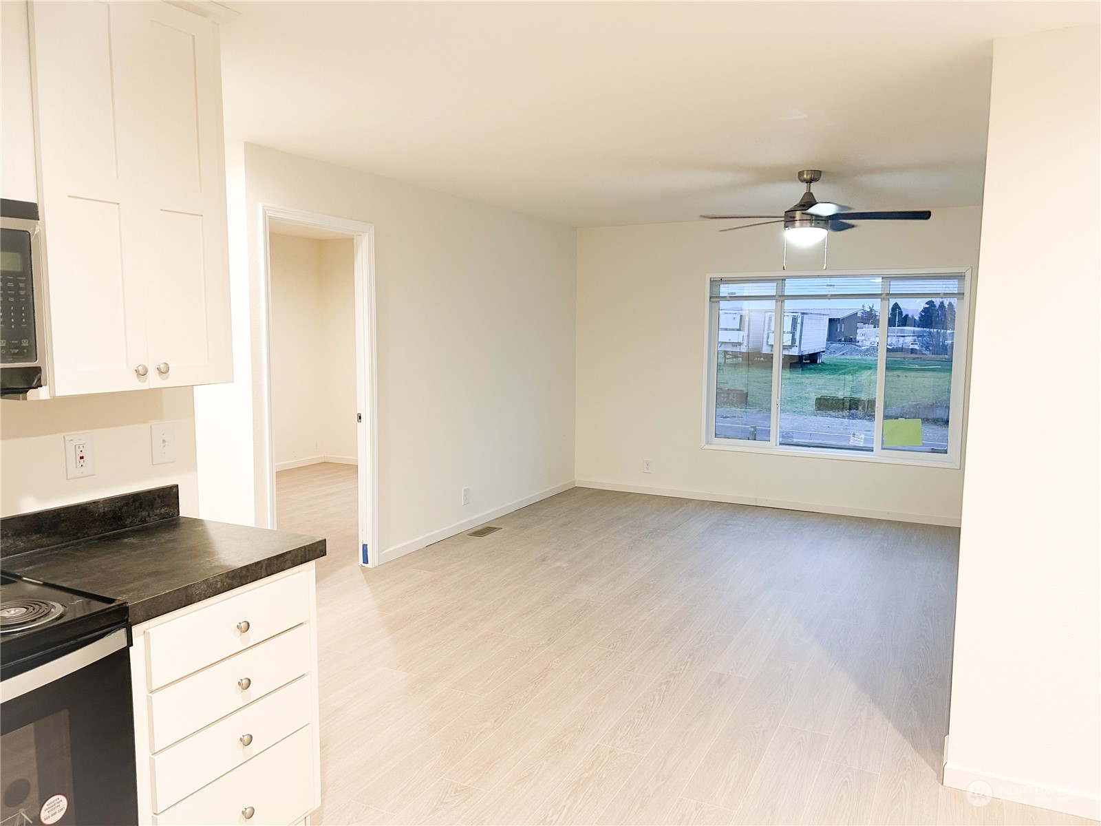 2088 Front Street Lynden, WA 98264 - Photo 8 of 18 Gallery Image 8