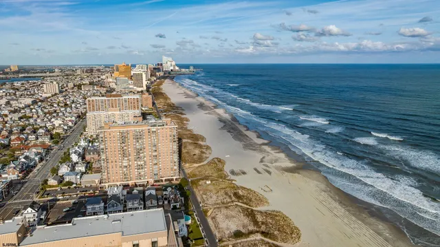 $1,800 | 16 South Oakland Avenue, Unit 2, Ventnor City, NJ 08406