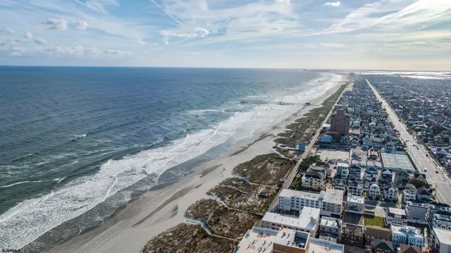 $1,800 | 16 South Oakland Avenue, Unit 2, Ventnor City, NJ 08406