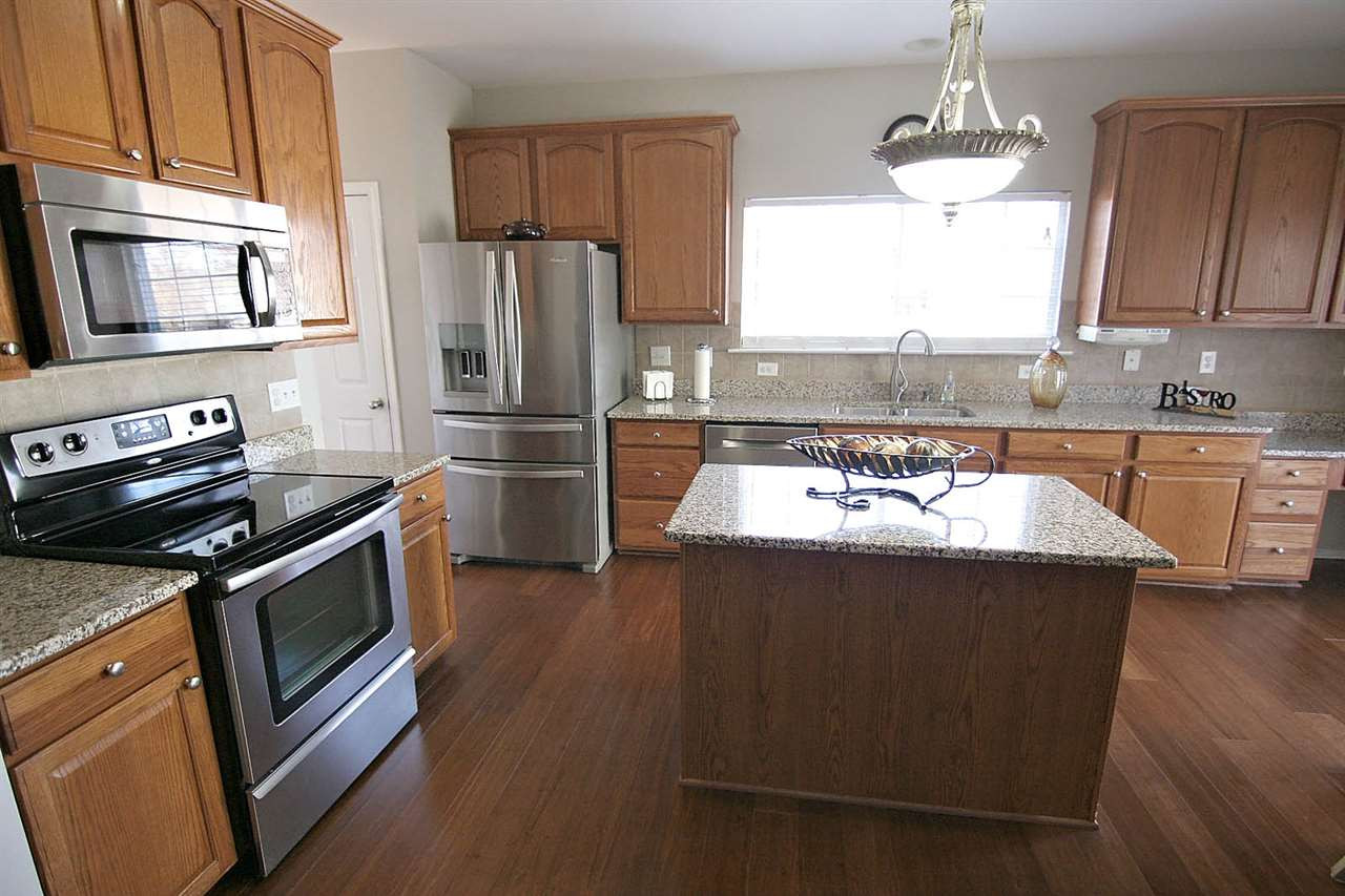 10703 Friendly Neighbor Lane Raleigh, NC 27614 - Photo 6 of 25 Kitchen