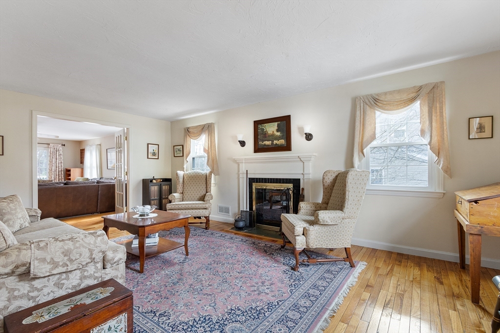24 Barnesdale Road Natick, MA 01760 - Photo 12 of 38 Gallery Image 12