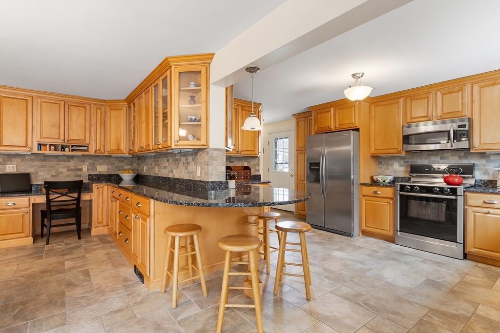 24 Barnesdale Road Natick, MA 01760 - Photo 9 of 38 Gallery Image 9
