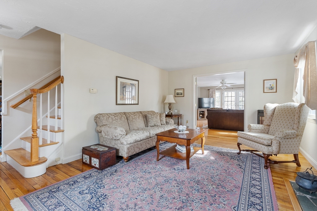 24 Barnesdale Road Natick, MA 01760 - Photo 10 of 38 Gallery Image 10