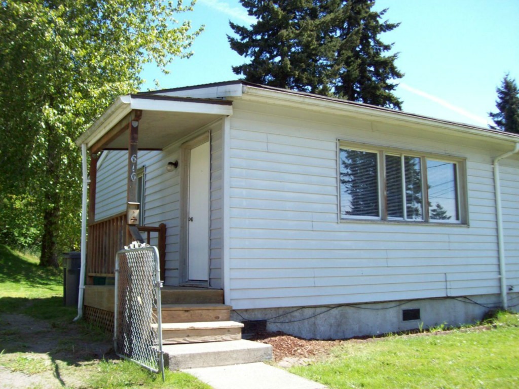 614 Index Avenue Northeast Renton, WA 98056 - Photo 13 of 14 a front view of a house with garden