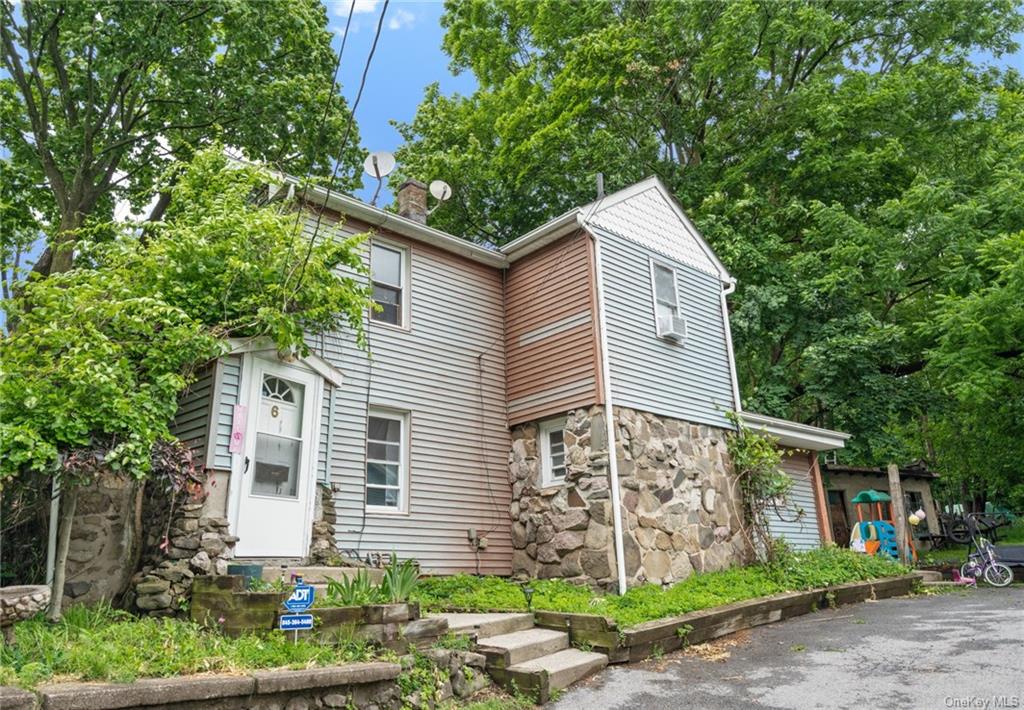 6 South Railroad Avenue, Middletown, NY 10940 Compass