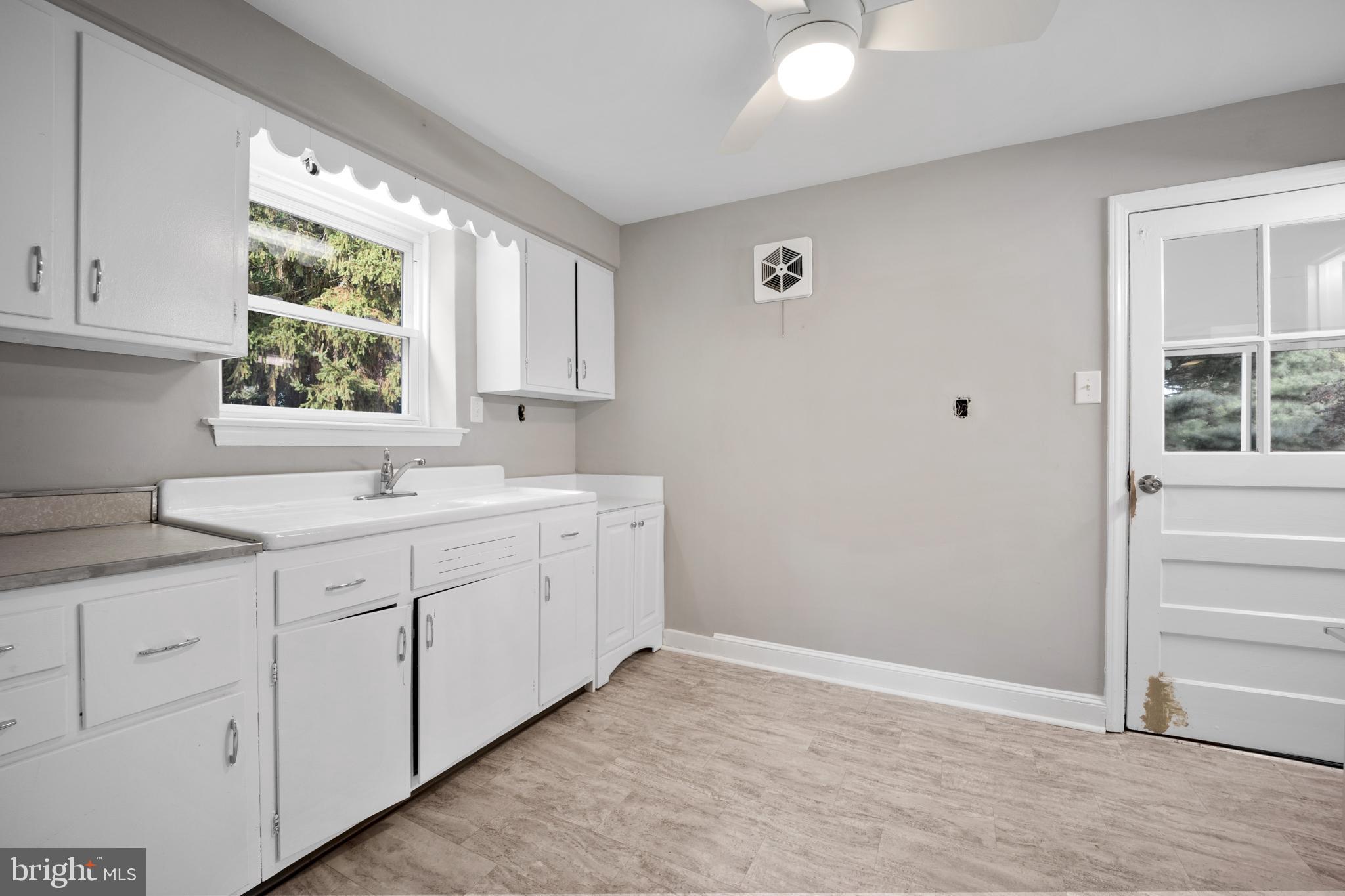 139 Barbara Drive Springfield, PA 19064 - Photo 10 of 35 Gallery Image 10