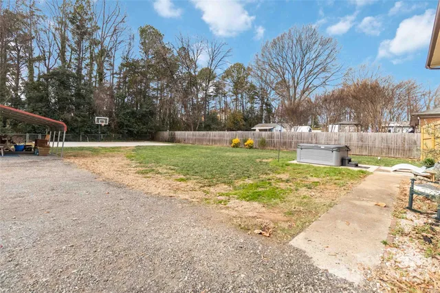 $2,600 | 405 Hillcrest Drive, Huntersville, NC 28078