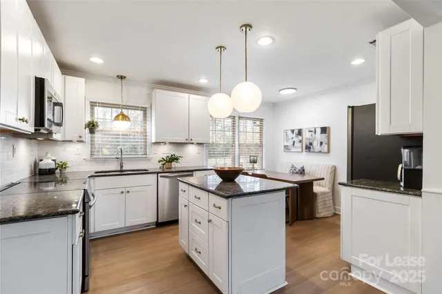 $2,600 | 405 Hillcrest Drive, Huntersville, NC 28078