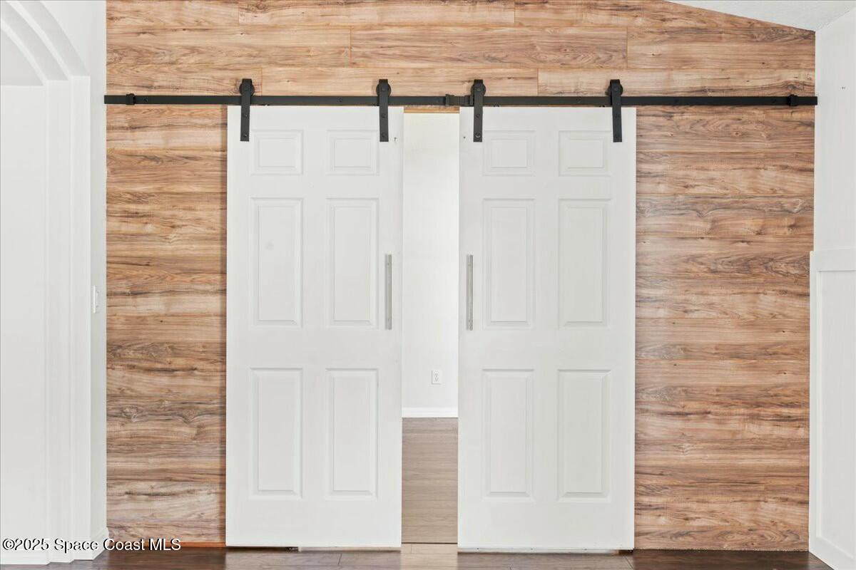 194 Saybrook Road Southwest Palm Bay, FL 32908 - Photo 6 of 35 a view of a hallway
