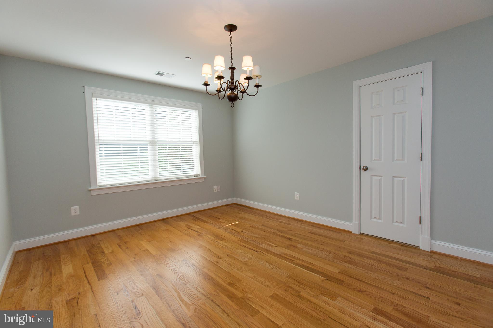 4314 Chestnut Street Bethesda, MD 20814 - Photo 17 of 28 Interior (General)