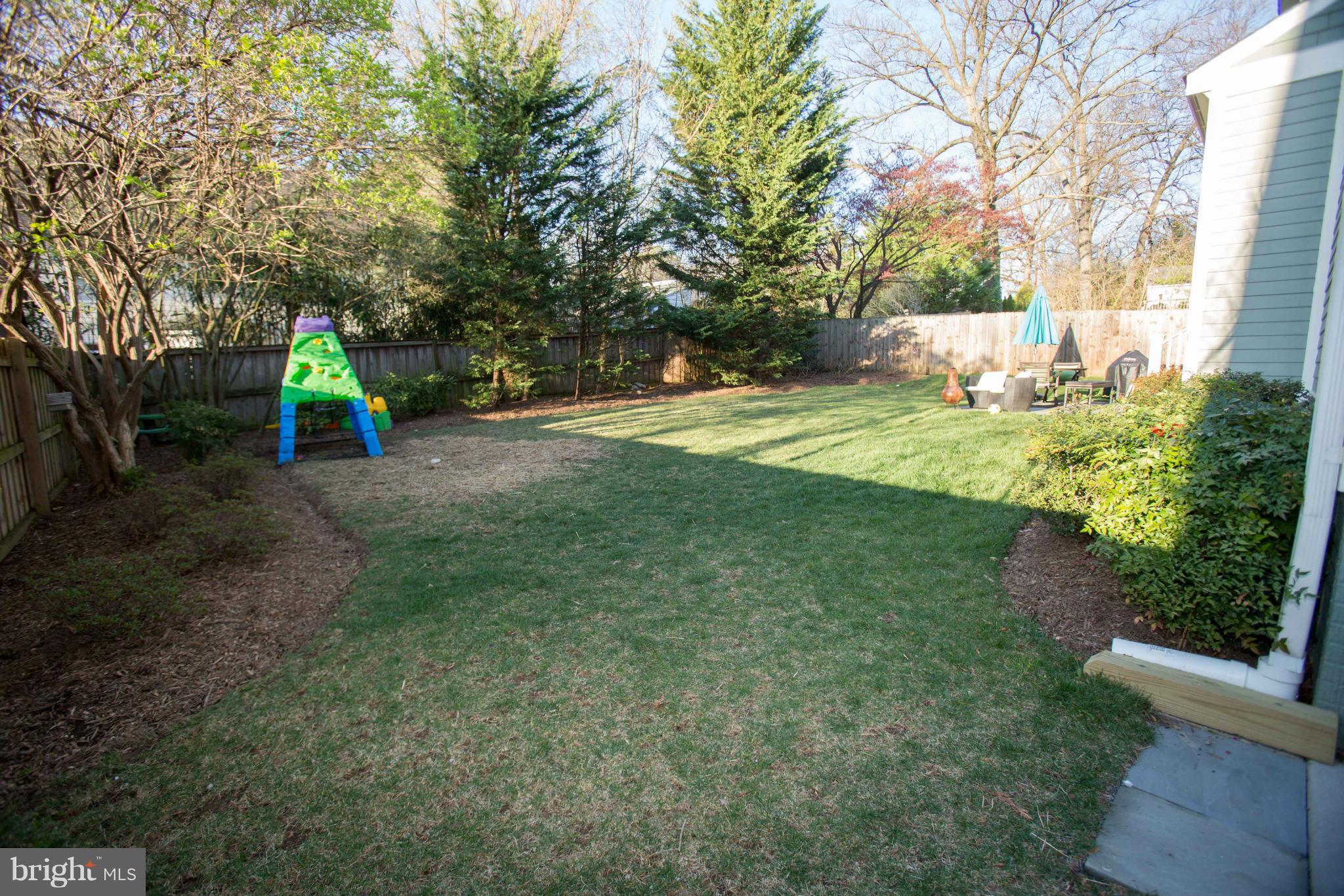 4314 Chestnut Street Bethesda, MD 20814 - Photo 28 of 28 Fenced back yard