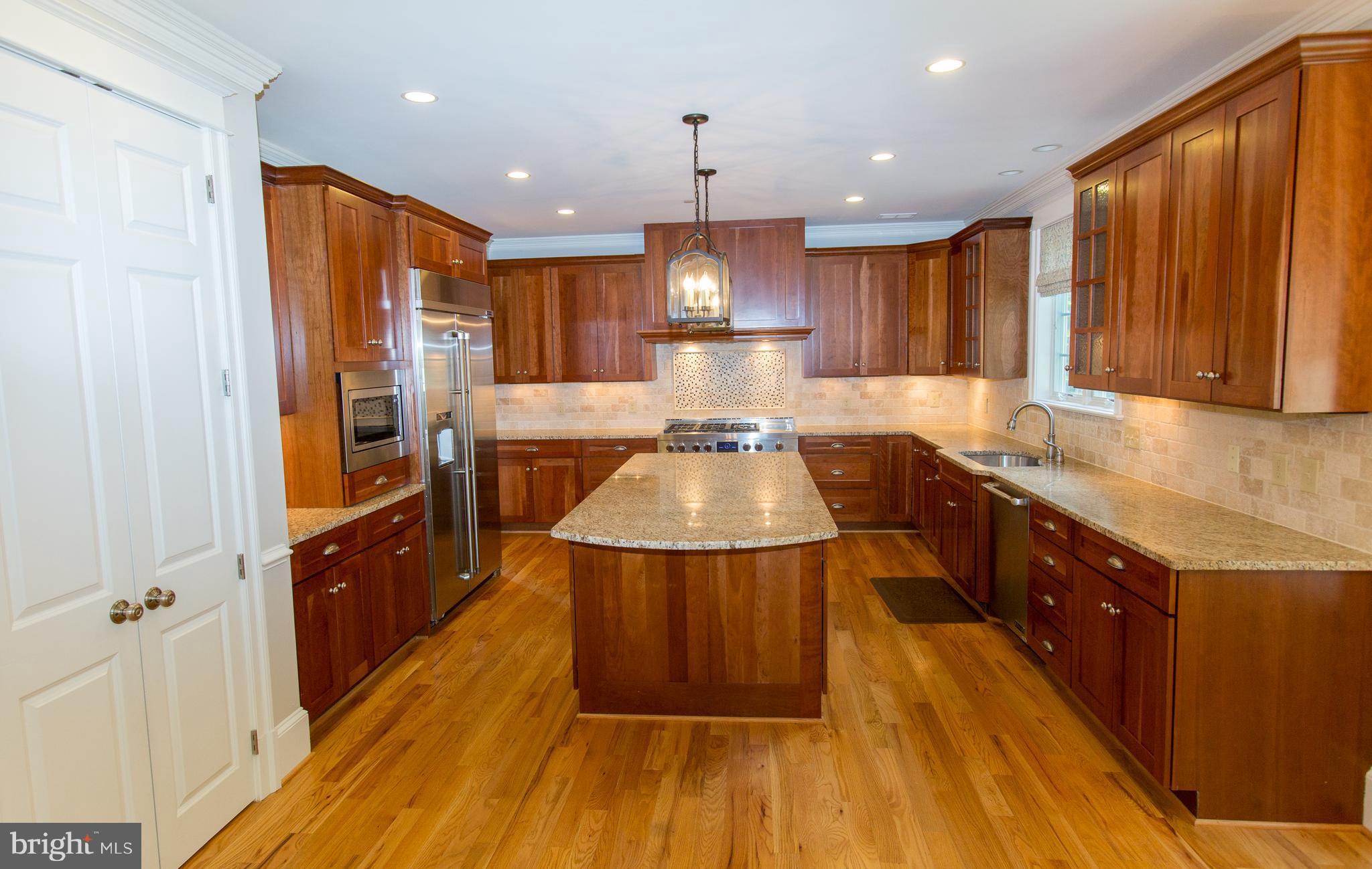 4314 Chestnut Street Bethesda, MD 20814 - Photo 6 of 28 Kitchen with top of the line appliances