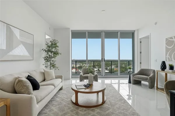 $6,800 | 400 Central Avenue, Unit 2008, St. Petersburg, FL 33701