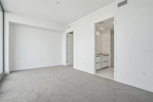 $6,800 | 400 Central Avenue, Unit 2008, St. Petersburg, FL 33701